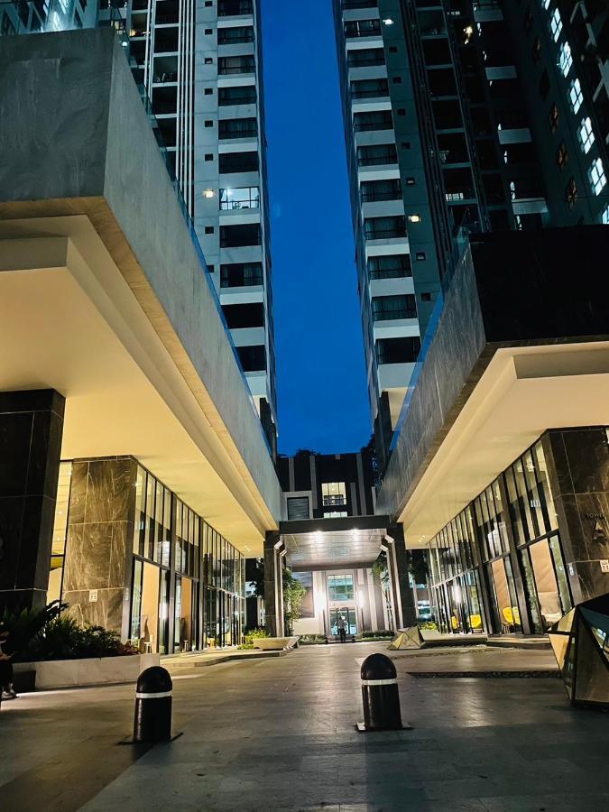 The Base Central Pattaya 2 Bed 2 Bath By Numam Exterior photo