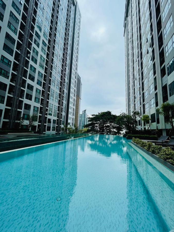The Base Central Pattaya 2 Bed 2 Bath By Numam Exterior photo