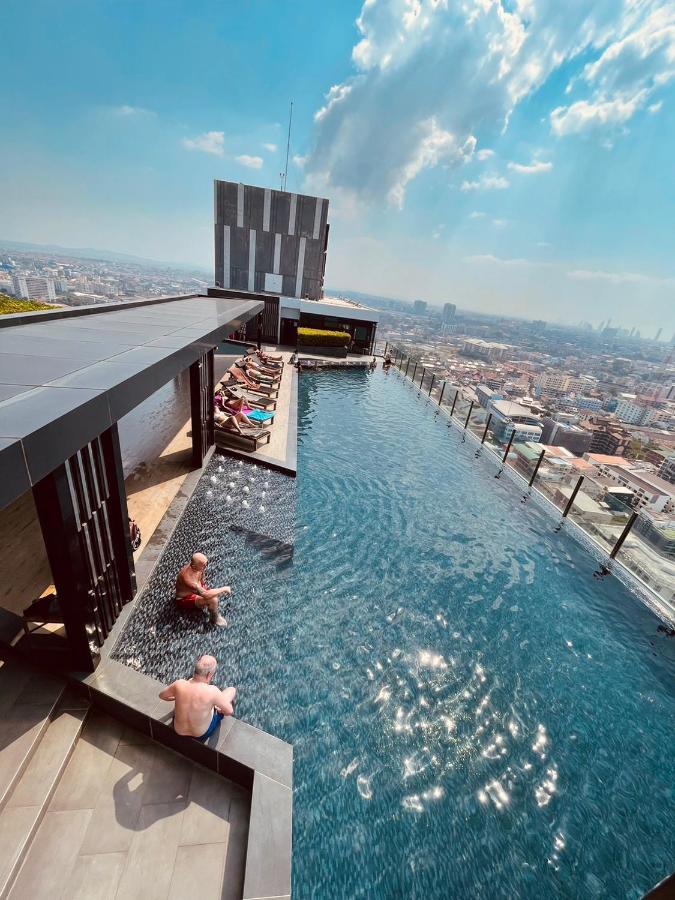 The Base Central Pattaya 2 Bed 2 Bath By Numam Exterior photo