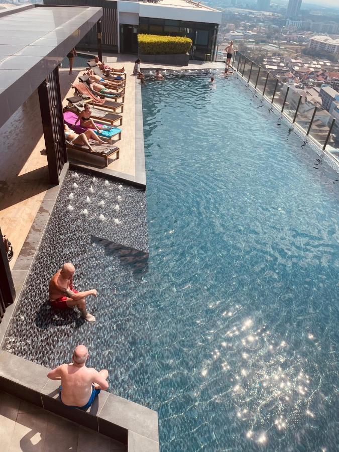 The Base Central Pattaya 2 Bed 2 Bath By Numam Exterior photo
