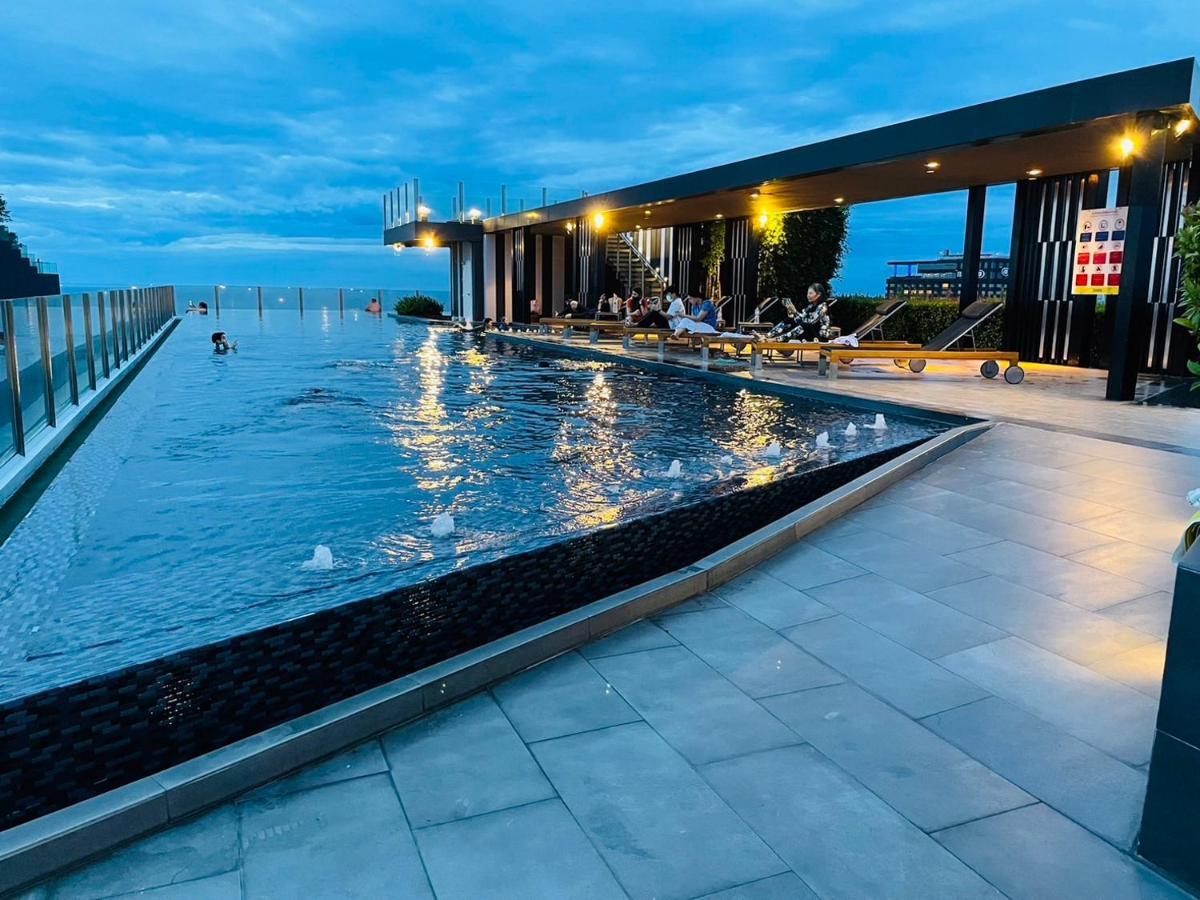 The Base Central Pattaya 2 Bed 2 Bath By Numam Exterior photo
