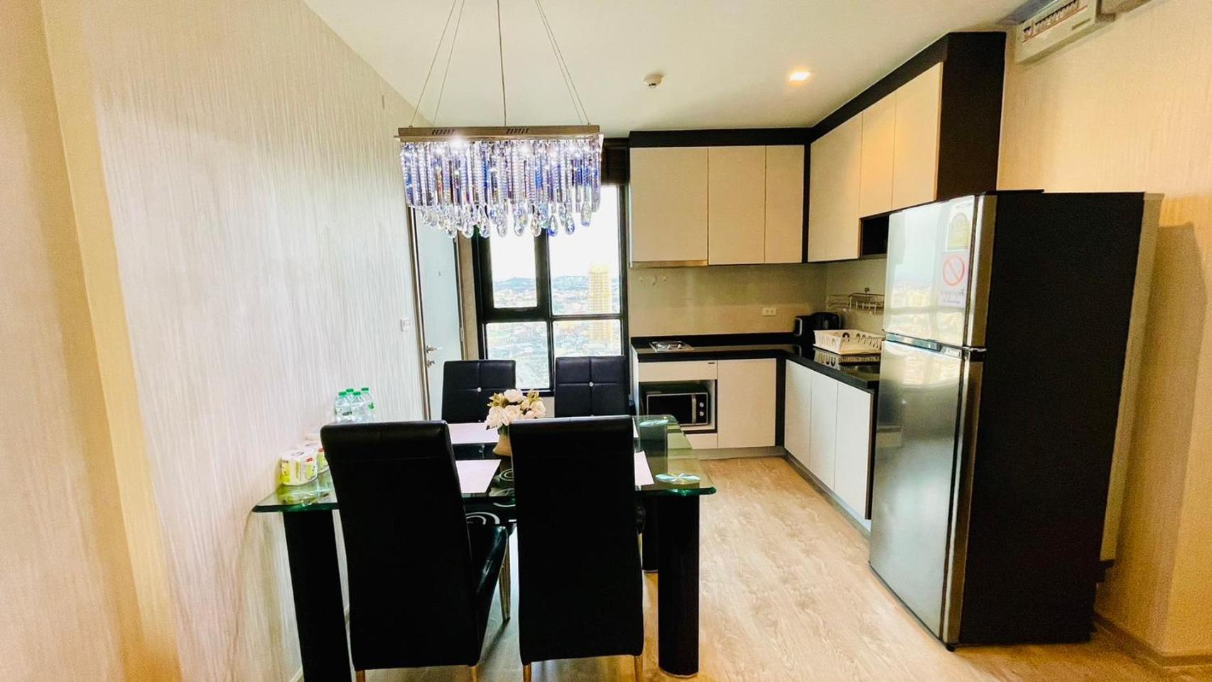 The Base Central Pattaya 2 Bed 2 Bath By Numam Exterior photo