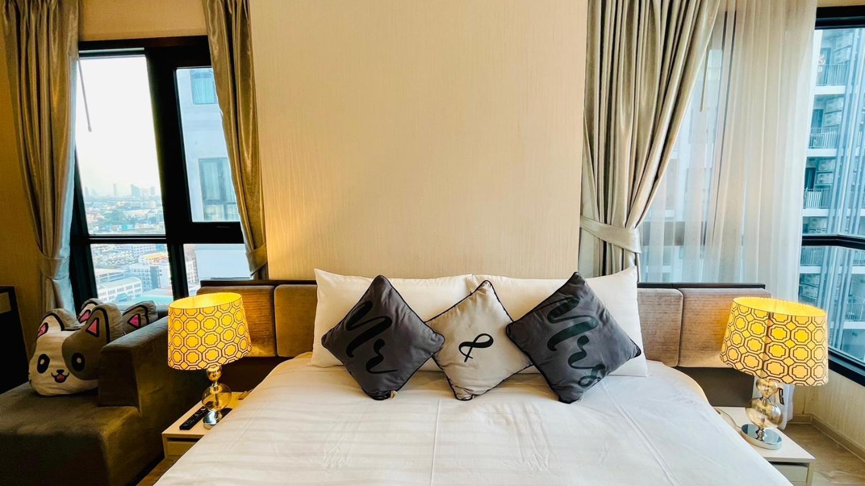The Base Central Pattaya 2 Bed 2 Bath By Numam Exterior photo